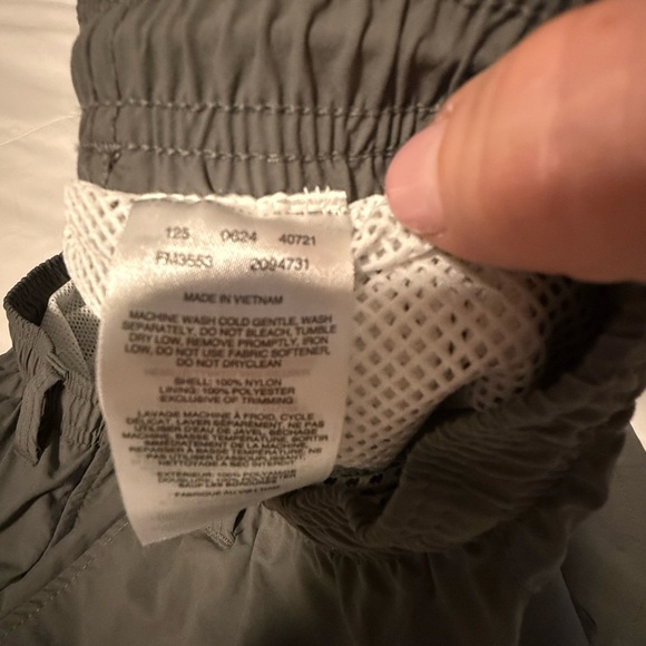 Columbia Omni-Shade Men’s Shorts Medium Gray Elastic Waist Outdoor Hiking 5” - Picture 4 of 6